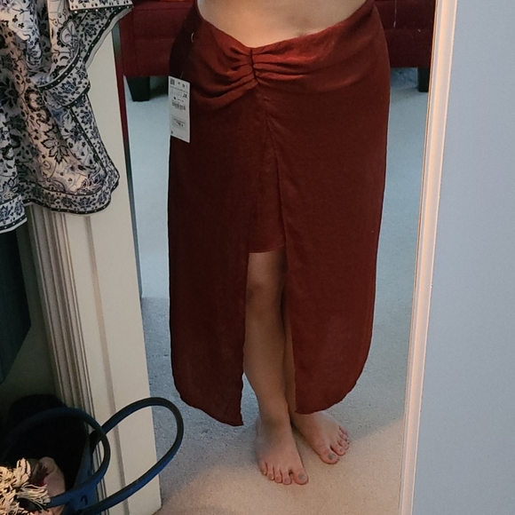 Burgundy Slit Silky Skirt - Picture 6 of 7